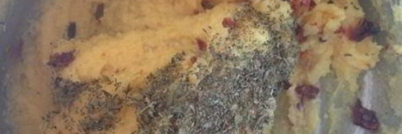 закусочные тарталетки из поленты с козьим сыром и помидорками черри