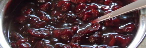 сметанный тарт с вишней и вином