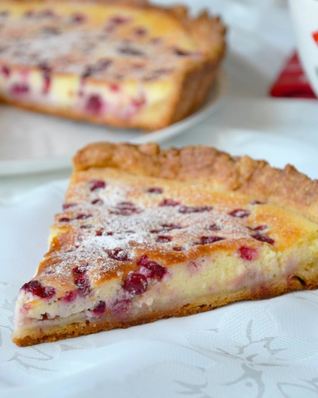 Тарт с брусникой