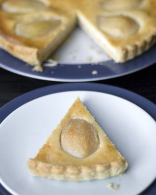 Тарт с грушей, творогом и ванилью