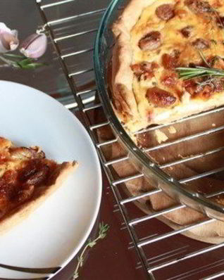 Тарт с козьим сыром и чесноком