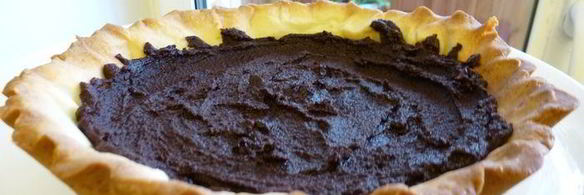 тарт с малиной, заварным кремом и шоколадной прослойкой