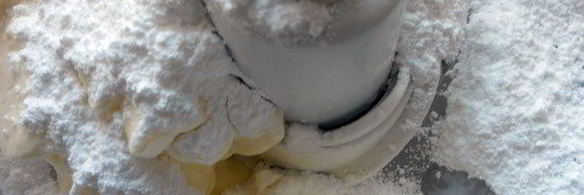 тарт с маскарпоне, инжиром и медовым соусом