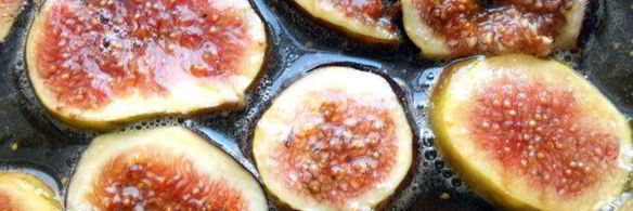 тарт с маскарпоне, инжиром и медовым соусом