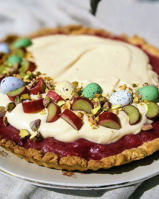 Тарт с ревенем и сливочным кремом