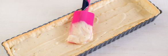 тарт с ревенем, заварным кремом и меренгой