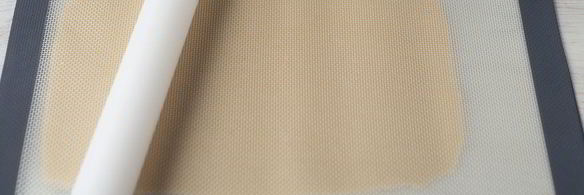 тарт с ревенем, заварным кремом и меренгой