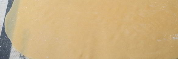 тарт с ревенем, заварным кремом и меренгой