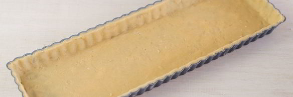 тарт с ревенем, заварным кремом и меренгой