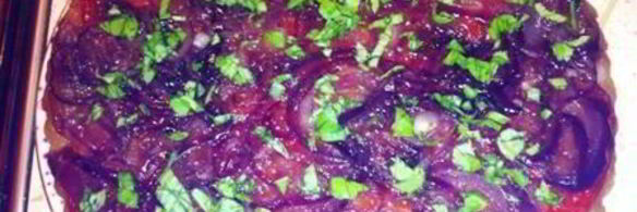 тарт с томатами и карамельным луком