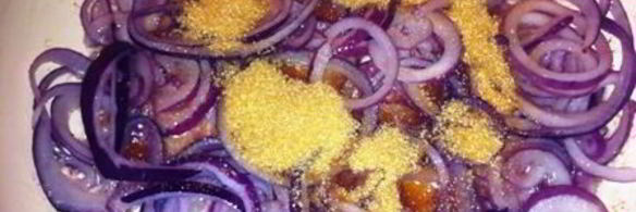 тарт с томатами и карамельным луком