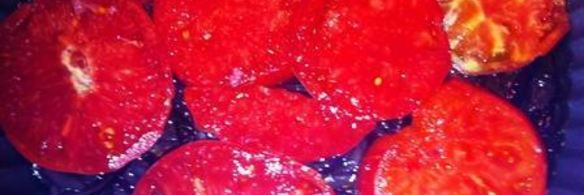 тарт с томатами и карамельным луком