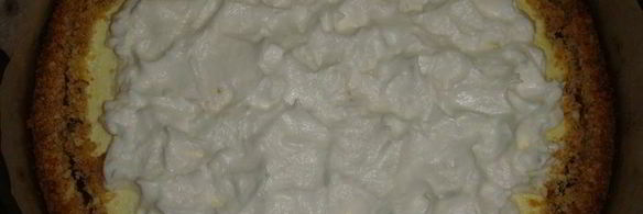 тарт с творогом, джемом и меренгой