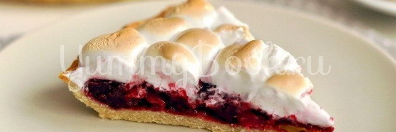 Тарт с вишней и меренгой