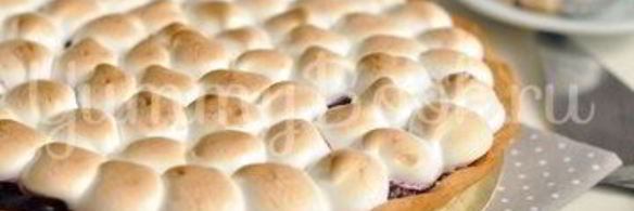 тарт с вишней и меренгой