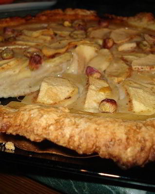 Тарт с яблоками и медовой заливкой