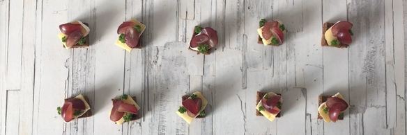 тартинки с виноградом