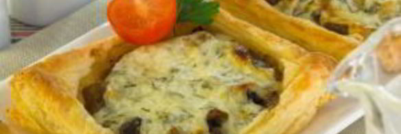 тарты с грибами под сметанно-сырным соусом