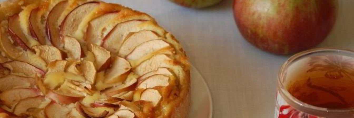 Яблочный тарт с творожным кремом