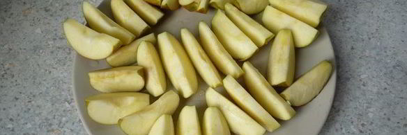 яблочный тарт татен с орешками и изюмом