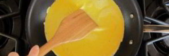 простая яичница болтунья