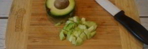 яичница с беконом и авокадо