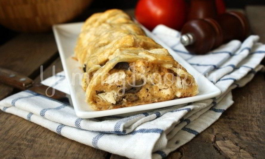 Рецепт яичницы с филе и грибами в слоеном тесте