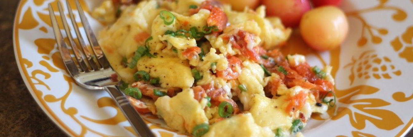 Яичница с колбасой