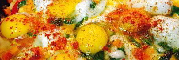 яичница с овощами и капустой кале