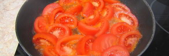 яичница с помидорами