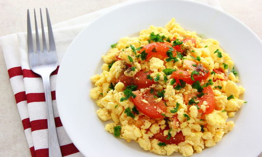 Рецепт яичницы с сыром фета