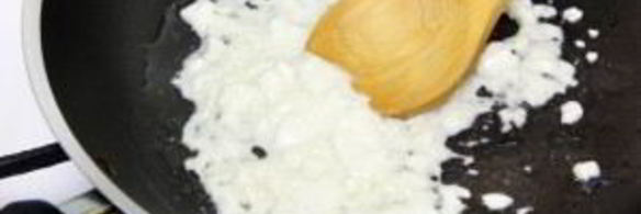 яичница с сыром фета