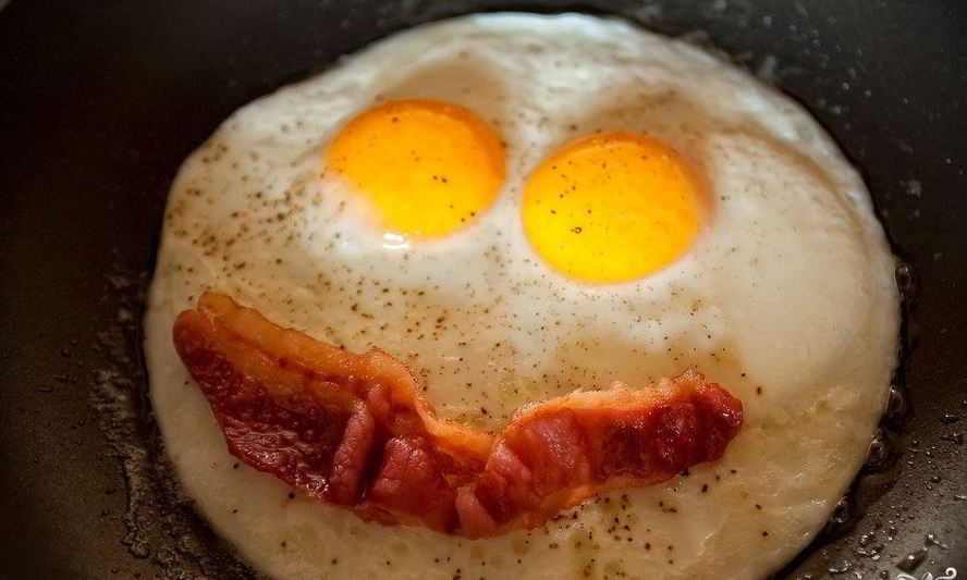 Рецепт яичницы с ветчиной