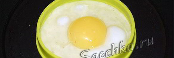 яичница со шпинатом