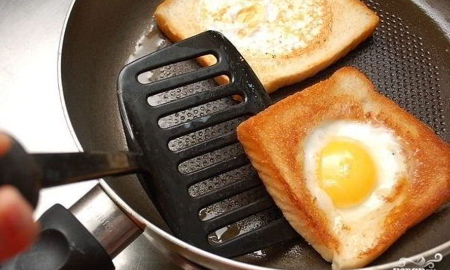 Рецепт яичницы в хлебе