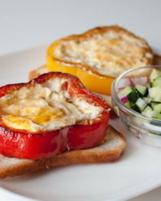 Яичница в сладком перце