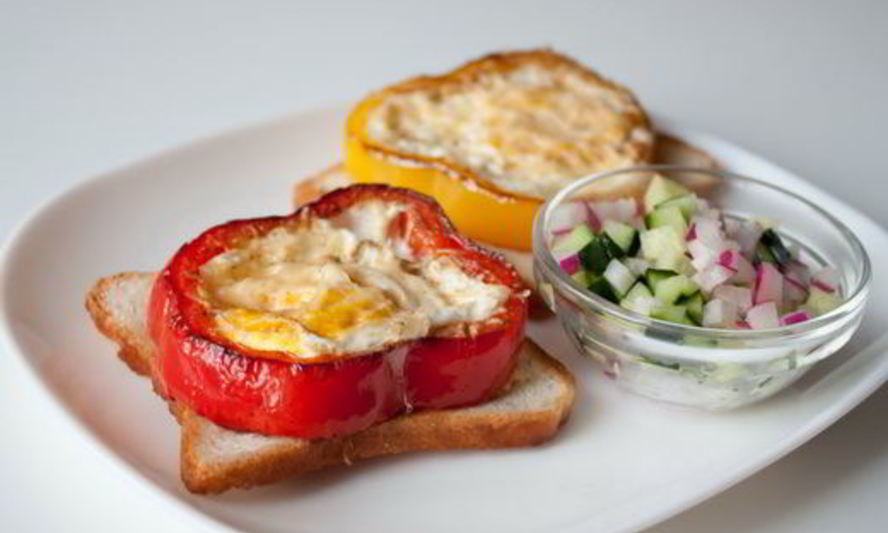 Рецепт яичницы в сладком перце