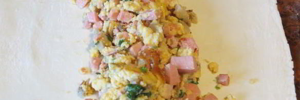 яичница в слоеном тесте к завтраку