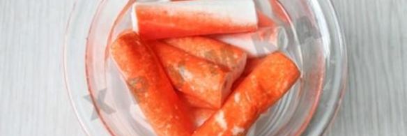 закуска из фаршированных крабовых палочек