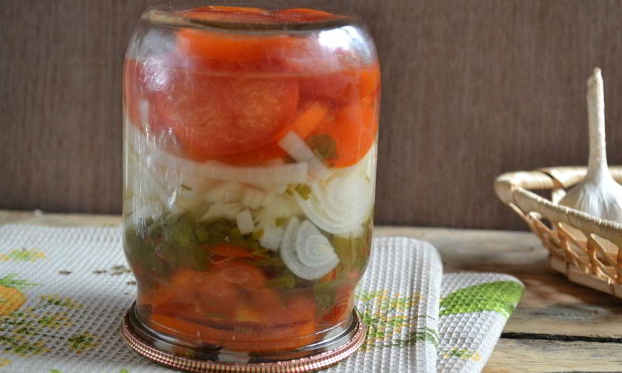 Рецепт закуски из помидоров с луком на зиму