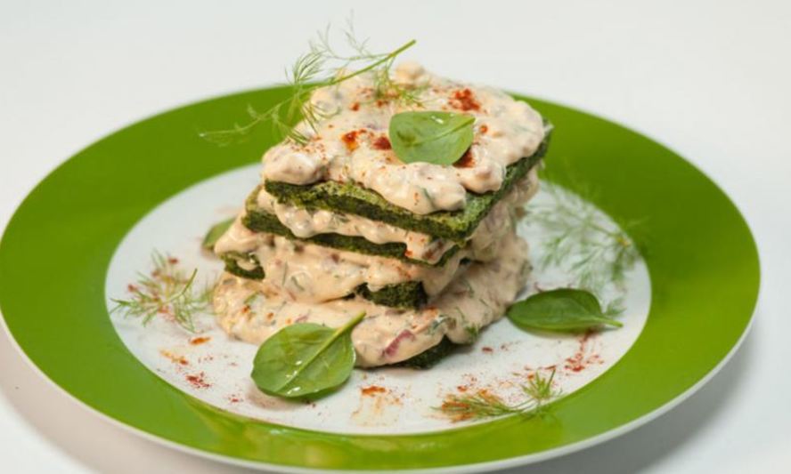 Рецепт закуски из шпината, сыра и бекона