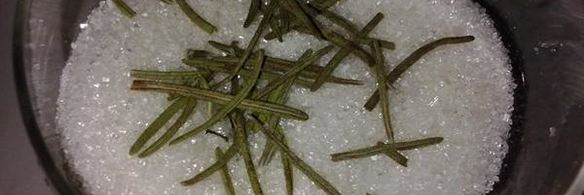 закуска из скумбрии и помидор с соусом