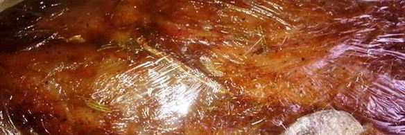 закуска из скумбрии и помидор с соусом