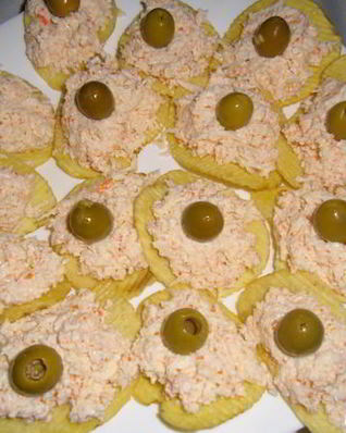 Закуска на чипсах