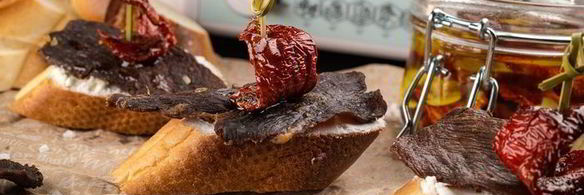 закуска с джерки и томатами