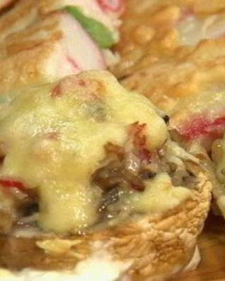 Закуска в шляпках шампиньонов