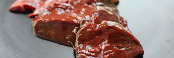 запеченный крем из печени с грибами под брусничным желе