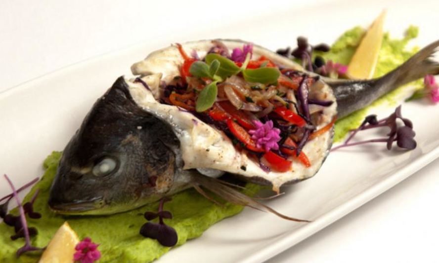 Рецепт дорады, фаршированной жюльеном из овощей