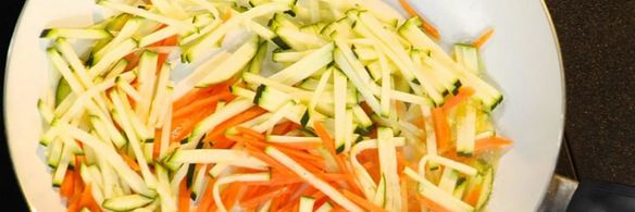 дорада, фаршированная жюльеном из овощей