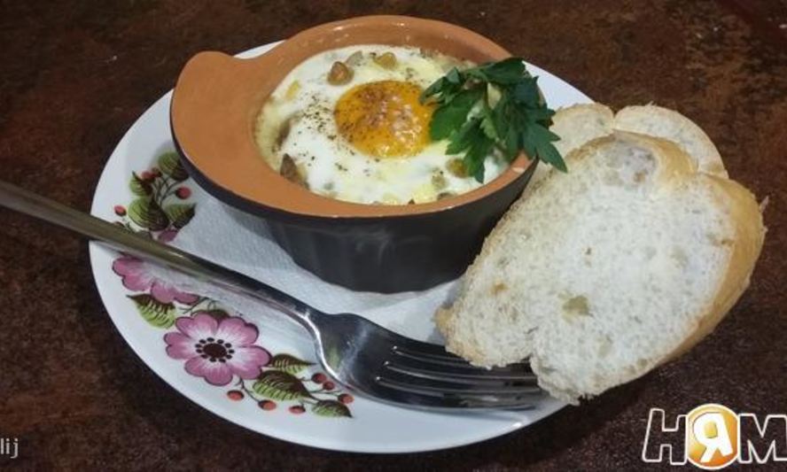 Рецепт жульена из грибов под яйцом